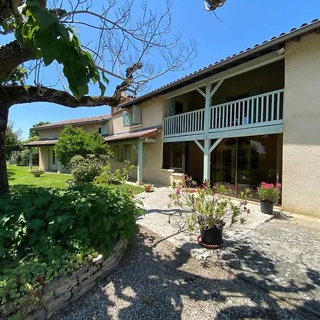 Le Des Ramiers Holiday home *