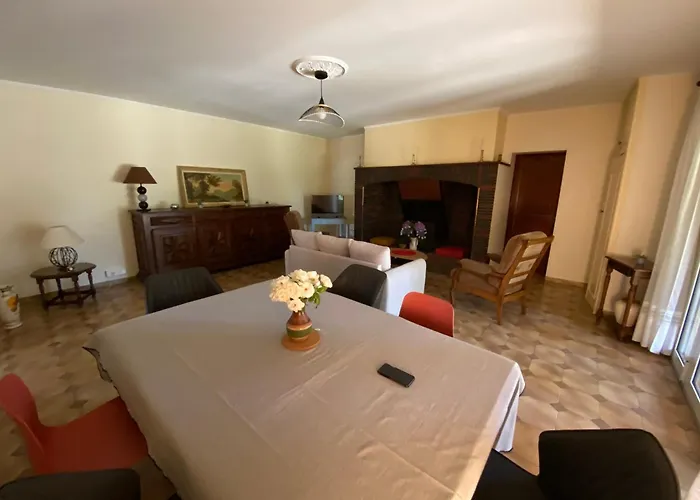 Le Des Ramiers Holiday home Castelsarrasin